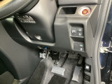 左側に高速で便利なETCがあり、横滑りを防ぐVSAなどのスイッチは、運転席の右側、手の届きやすい位置にあります。