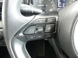 ハンドルを握ったままでオーディオの各種操作や車両情報の切替ができるので安全です。