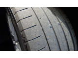 ここまでの新車おろしたてと変わらない安心をご提供できるのも、サーティファイドカーが、正規販売店での徹底したチェックと整備を経て、独自の厳しい基準をクリアした車であるからこそなのです。