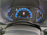 マルチインフォメーションディスプレイ付きのメーターです。エコ運転へ導く多彩な情報を表示してくれます。