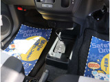 当店ではスポーツグレードや人気車種・上級グレードを主に仕入れ強化しております!中古車でお買い得感あるお車展示中となっておりますのでお客様のご来店、お見積もり依頼お待ちしております。