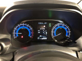 見やすいメーター周り!!カラーディスプレイには運転をサポートするさまざまな情報が表示されます(^^♪