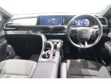 ☆運転中、ずっと視界に入るインストルメントパネル周りは、操作性が良く、機能性に優れ、尚且つ高級感もあるデザインですよ☆