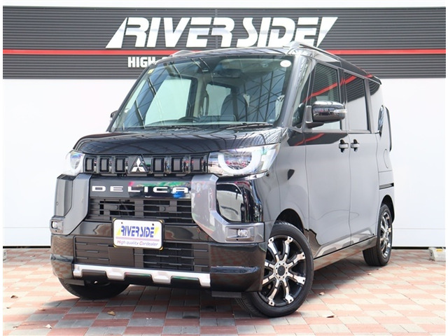 三菱 デリカミニ T プレミアム 4WD
