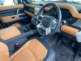 ディフェンダー 110 X ダイナミック HSE 3.0L D300 ディーゼル 4WD 