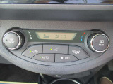 オートエアコンなので、お好みの温度に設定することで車内を快適にしてくれます。
