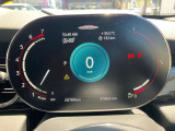★MINIには6個のエアバッグを標準装備。運転席/助手席エアバッグ、サイド・エアバッグ、ヘッド・エアバッグ。