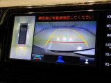 バックモニターも装備しております。バックギアに入れるとナビ画面に車の後方が映し出されます。これで後方確認も安心!