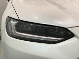 LEDヘッドライトは、点灯の瞬間から最大光量を発揮し、突然暗くなるトンネルなどでの安定感を高めます。
