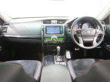 使いやすく運転しやすいレイアウトの運転席回り。