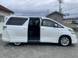 乗り降り楽々☆ご家族や同乗者に優しい一台です☆
