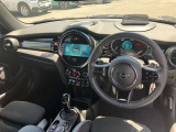 ★お車のお見積りと合わせましてMINI自動車保険のお見積もご用意できます。MINIオーナー様へ向けたMINIディーラーだけの特典がございますMINI自動車保険につきましてもお気軽にご相談下さい。