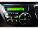 ★エアコンはオートタイプが装着済みです!オートモードにしておけば、車内温度を設定するだけで風の料や吹き出し口の切り替えを機械が行ってくれます!一年中快適な環境を作れますよ♪
