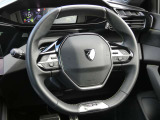 お忙しく実車確認できないお客様にも安心してご購入頂けるクオリティを目指しております。全国のプジョーディーラーで保証が受けられます。
