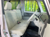 運転席シート廻りは使用感も少なく、良好な状態となっています。丁寧に使われていたことがよくわかりますね。