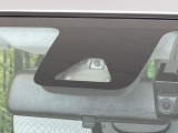 【スマートアシスト】走行中に前方の車両等を認識し、衝突しそうな時は警報とブレーキで衝突回避と被害軽減をアシスト。より安全にドライブをお楽しみいただけます。