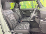 運転席シート廻りは使用感も少なく、良好な状態となっています。前オーナー様が丁寧に使っていたことがよくわかりますね。