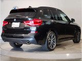 BMWのお車は、“駆け抜ける歓び”を体現しております。走行の安定性とコーナリングの良さを追求し、思い通りにハンドルの操作可能です。