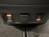 【シートヒーター】寒い日に重宝するシートヒーター!エアコンより早く温まってくれるので寒がりの人も安心ですね♪エアコンの温風は乾燥するから苦手、という方にもをおすすめです。