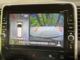 【アラウンドビューモニター】専用のカメラにより、上から見下ろしたような視点で360度クルマの周囲を確認することができます☆死角部分も確認しやすく、狭い場所での切り返しや駐車もスムーズに行えます。