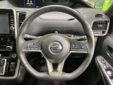 【純正革巻きステアリング】上質な革を使用することで、手にしっかり馴染みとても運転しやすいハンドルです♪
