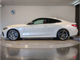 【拘りのFR】BMWが多く採用するFR車。ダイレクトでスポーティな加速感・シャープなハンドリングを実現。縦置きエンジンレイアウトにより、フラットで上質な乗り味です。