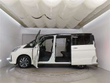 セレナ 1.2 e-POWER ハイウェイスター V 