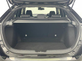 【トランク】積み込みやすくて、たっぷり積める荷室です。シートアレンジできるものは、乗車人数と荷物の量や大きさによってシートを動かすことができるので、より快適なドライブが可能です!