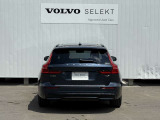 ◆バック/万が一を考え、安全性を重視する方に選ばれているVOLVO車。ドアを開閉するとその重み・厚みに驚くはず