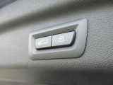 電動リアゲート装備。バンパー下でのキックオープン&クローズ機能も装備です。