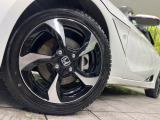 【16インチアルミホイール】外観にマッチしたアルミホイールを装着しております。各種アルミホイールや、スタッドレスタイヤも取扱いしております。是非ご相談ください♪