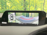 【360°ビューモニター】専用のカメラにより、上から見下ろしたような視点で360度クルマの周囲を確認することができます☆縦列駐車や幅寄せ時に活躍してくれます♪