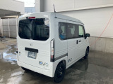 ホンダセンシング装着車となっております。衝突軽減ブレーキ、誤発進抑制機能、歩行者事故低減ステアリング、路外逸脱抑制機能、アダプティブクルーズコントロール、車線維持支援システム他、8つの機能で幅広く支援