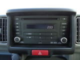 日産純正CDチューナーが付いてます。