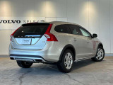 V60クロスカントリー D4 SE ディーゼル 