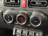 【オートエアコン】一度お好みの温度に設定すれば、車内の温度を検知し風量や温度を自動で調整。暑い…寒い…と何度もスイッチ操作をする必要はありません。快適な車内空間には必須の機能ですね♪