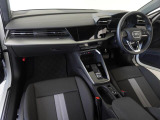 Audiのインテリアはエクステリア同様、優れたデザイン性とクオリティ、そして機能性を兼ね備えております。