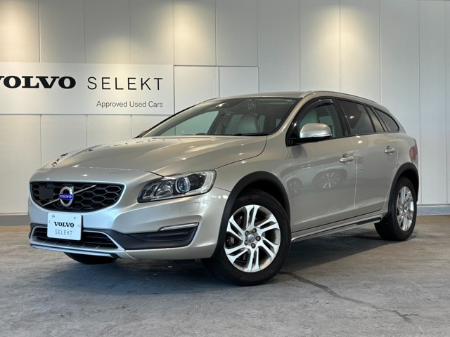 V60クロスカントリーD4 SE ディーゼル