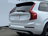 ◆バック/万が一を考え、安全性を重視する方に選ばれているVOLVO車。ドアを開閉するとその重み・厚みに驚くはず