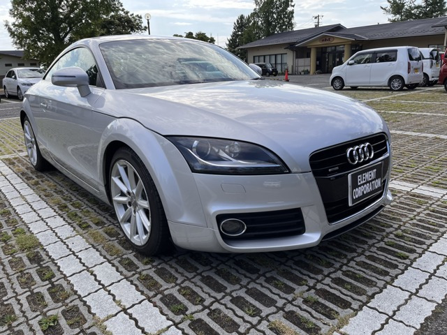 TTクーペ2.0 TFSI クワトロ 4WD