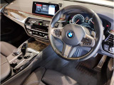 ☆センターパネルを運転席側に僅かに傾けたBMW独特のインパネ☆【駆け抜ける歓び】はここからもスタートしております☆