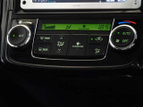 車内を快適に、オートエアコンを装備してます。