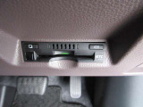 【ETC車載器】はビルトインタイプで、スッキリとしたデザイン