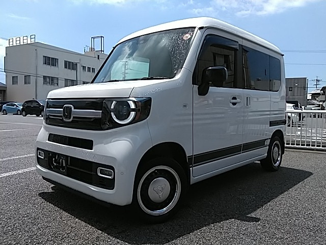 N-VAN+スタイル ファン 4WD