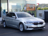 BMW在庫保有台数常時100台以上!ご来店の際はBMW本店(厚木市下荻野140-1)にご来店ください!弊社自慢の全天候型ショールーム!BMW在庫保有台数常時100台以上ございます!