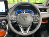【純正革巻きステアリング】上質な革を使用することで、手にしっかり馴染みとても運転しやすいハンドルです♪