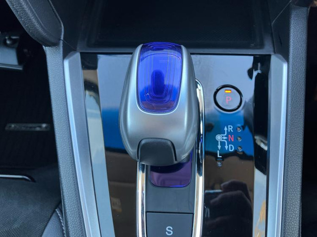 ホンダ シャトル 1.5 ハイブリッド X の中古車詳細 (92,175km, ルーセ