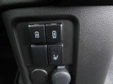 USB充電ポート2口搭載!運転席シートにはシートヒーターも付いてます!
