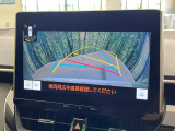 【バックカメラ】駐車時に後方がリアルタイム映像で確認できます。大型商業施設や立体駐車場での駐車時や、夜間のバック時に大活躍!運転スキルに関わらず、今や必須となった装備のひとつです!