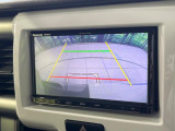 【バックカメラ】駐車時に後方がリアルタイム映像で確認できます。大型商業施設や立体駐車場での駐車時や、夜間のバック時に大活躍!運転スキルに関わらず、今や必須となった装備のひとつです!